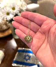 Load image into Gallery viewer, NECKLACE: DISC AM YISRAEL W STAR