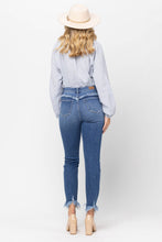 Load image into Gallery viewer, DENIM: HIGH RISE FRINGE POCKET