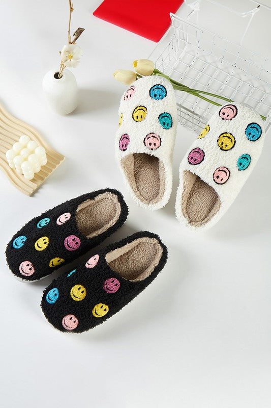 SLIPPERS: COLORFUL SMILE (BLACK or WHITE)