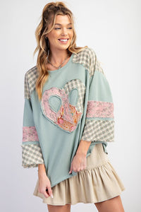 TOP: HEART PATCH TERRY PULLOVER