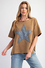 Load image into Gallery viewer, TOP: STAR PATCH WASHED KNIT
