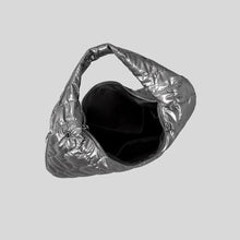 Load image into Gallery viewer, PUFFER: QUILTED ROUND HOBO (BLACK)
