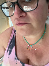 Load image into Gallery viewer, NECKLACE: ENAMEL CHAIN W FLOATING HEART (NAVY)

