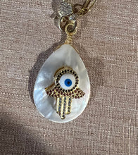 Load image into Gallery viewer, CHARM: MOTHER OF PEARL HAMSA
