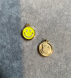 CHARM: SMILE (WHITE or YELLOW)