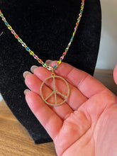 Load image into Gallery viewer, NECKLACE: ENAMEL CHAIN W PACE PEACE CHARM
