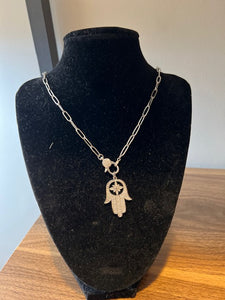 NECKLACE: PAPERCLIP CHAIN W PAVE HAMSA CHARM (SILVER)