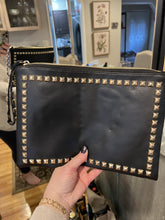 Load image into Gallery viewer, VEGAN: CLUTCH WITH STUDS

