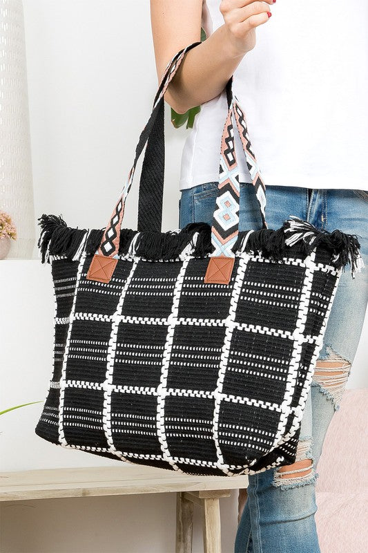 CHECK FRINGE TOTE STRAP BAG: BLACK WHITE