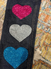 Load image into Gallery viewer, KIDS: JEGGINGS GLITTER HEARTS (SIZE 5T)
