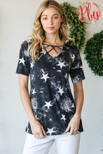 Load image into Gallery viewer, SALE PLUS TOP: TIE DYE BLACK AND WHITE STAR

