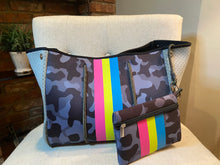 Load image into Gallery viewer, SALE NEOPRENE TOTE: ALISON G
