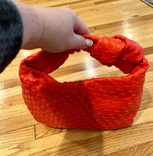 Load image into Gallery viewer, DUMPLING WOVEN BAG: BRIGHT ORANGE RED
