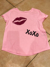Load image into Gallery viewer, KIDS: PINK XOXO GLITTER TOP (3)
