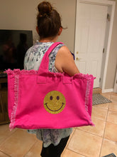 Load image into Gallery viewer, CANVAS FRINGE TOTE LARGE: STONES SMILE FUCHSIA
