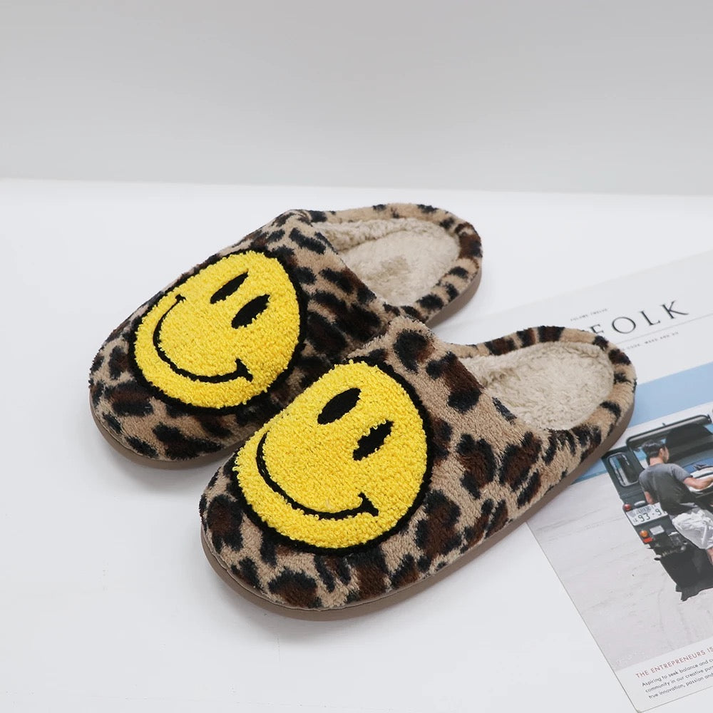 SLIPPERS: LEOPARD SMILE