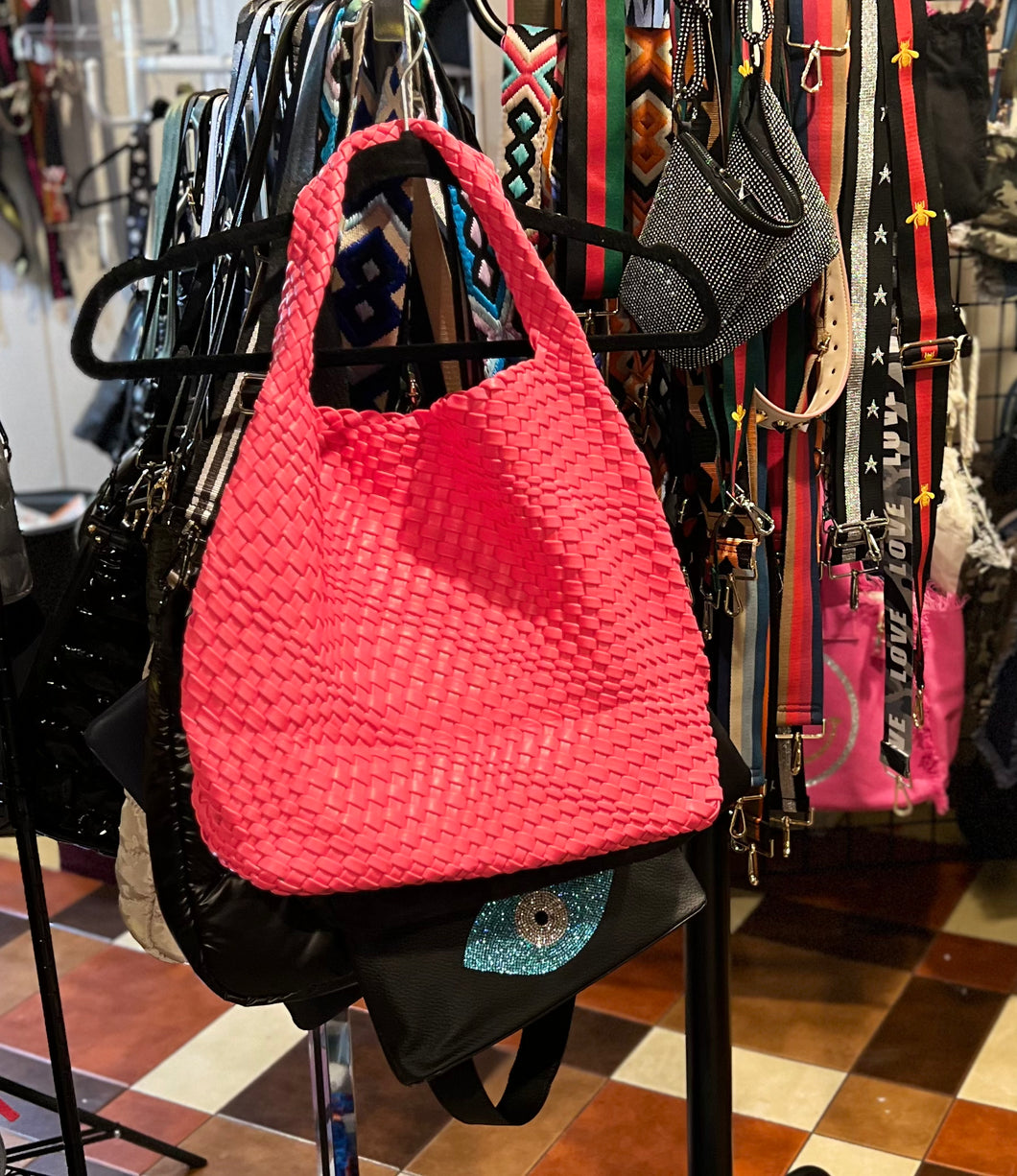 WOVEN NEOPRENE BUCKET BAG: HOT PINK