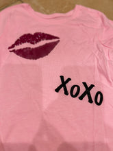 Load image into Gallery viewer, KIDS: PINK XOXO GLITTER TOP (3)
