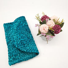 Load image into Gallery viewer, SALE CLUTCH: WOVEN STRAW
