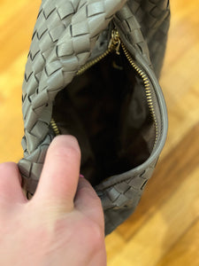 DUMPLING WOVEN BAG: CARMEL