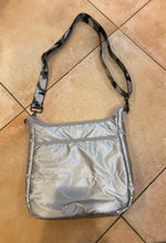 Load image into Gallery viewer, SALE PUFFER MESSENGER: SILVER MATTE
