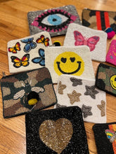 Load image into Gallery viewer, BEADED COIN PURSE: BLACK STARS
